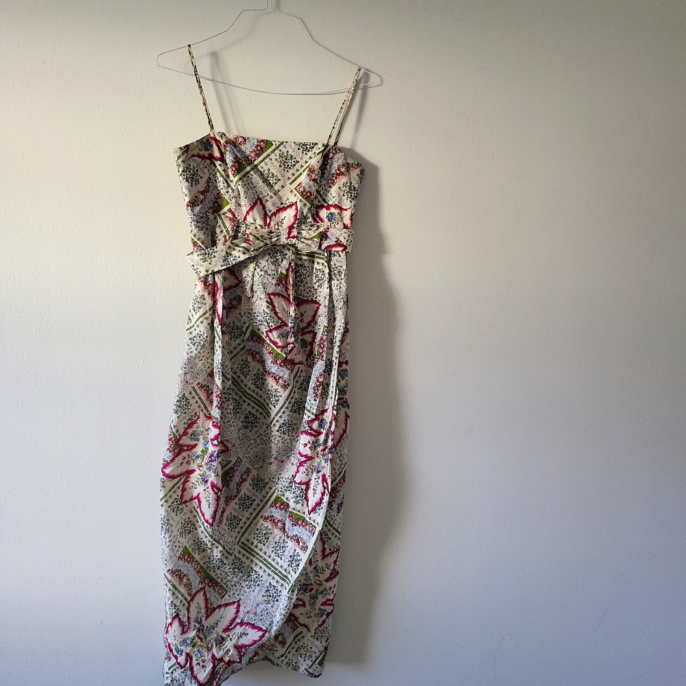 Beautiful long flower dress, size 10.